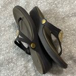Crocs  Brown‎ Gold Sanrah Flip Flops Thongs Sandals Wedge Size 7 Photo 5