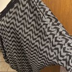 Takara  3/4 SLEEVE TOP BLACK AND WHITE CHEVRON SIZE large Photo 6