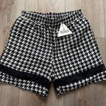 Rehab  Black and White Houndstooth Women’s Shorts. Photo 0