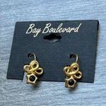 Bay Boulevard Vintage Hinge Back Earrings Gold Tone Stars Photo 0