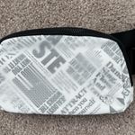 Lululemon  Everywhere Belt Bag 1L Newspaper Photo 1