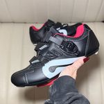 Peloton  Cycling Shoes Black Red Adjustable Strap & Ratchet Spin Shoes Photo 0