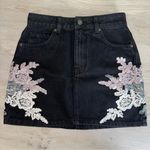 Topshop Moto Black Denim With a Embroidered Floral Lace Design Denim Skirt — 2 Photo 2