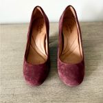 Clarks  Chunky Round Toe Heel in Burgundy Suede Leather - Size 6 Photo 1