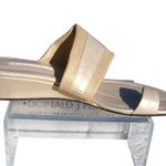 Donald Pliner Couture Metallic Leather Wedge Shoe New Toe Ring Sandal $245 NIB Gold Size 11 Photo 1