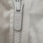 Lululemon Athletica dance studio Cream grey stripes Utility Jacket size 6 Photo 3