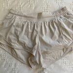 Lululemon Hotty Hot Short 2.5” Photo 0