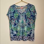 Lilly Pulitzer  Hartwell Linen V-Neck Tee Shirt in Tropical Beach Photo 1