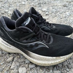 Saucony Women’s 7.5  Triumph 20 Running Shoes Black White Photo 0