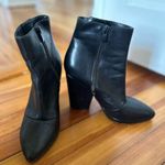 Vince  Luisa High Heel Ankle Boots Black Leather Size 8 Photo 2