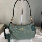 Coach Teri Shoulder Bag In Blocked Signature Photo 2
