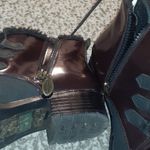 Trotters Brown Patent Leather Heel Boots SIZE 8 Photo 4
