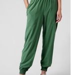 Athleta Savannah Jogger in Vineyard Green Women's Size 6 Paperbag Waist Sleek Photo 0