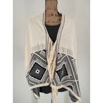 Curio New York Cream Black Geometric Lace Boho Fringe Knit Poncho Wrap M/L Size undefined Photo 2