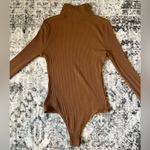 Vuori  Bleeker Bodysuit Caramel Photo 4