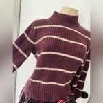 Abercrombie & Fitch  Women's Burgundy and Cream Jumper size XS Photo 2