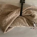 Sonoma the supercozy cowl scarf
Grey Knit Infinity Scarf New OSFA NWT Photo 0