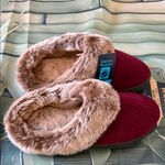 Isotoner NWT Women's Mallory Hoodback Slippers Photo 4
