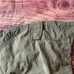 Lands' End Women’s  Cargo Skort Size 16 Green Photo 1