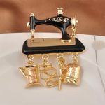 Vintage Style Sewing Machine Pin Badge Decorative Accessories Faux Fashion Jewel Gold Photo 3