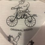 Women’s all over graphic print V Photo 2