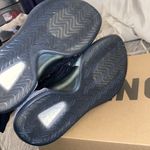 Yeezy adidas  sneakers Photo 3