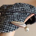 Faux pearl pin Photo 0