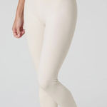 Vuori  Inversion Ribbed Legging 25" Photo 0