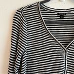 Torrid  Top Black & White Striped V Neck Henley Long Sleeve Tee Sz L (0) EUC Photo 2