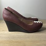 Charis & Doxa Football Wedge Heels 8.5 Brown Textured Game Day Tailgate Sporty Photo 2