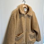 I am gia - Pixie Coat in Caramel Teddy Photo 2