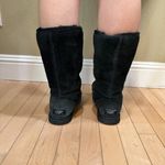 UGG  Classic Tall Black Shearling Boots - Womens Size 6 Photo 4