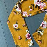 Active USA Long Sleeved Floral Cropped tops Photo 6