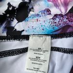 Apana Capri Leggings Photo 3