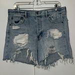 American Eagle  90s Boyfriend Distressed Denim Shorts Light Wash Women’s 12 Photo 2