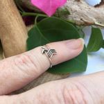 Sterling Silver Wrap Around Arrow Toe Ring Midi Ring Silver Photo 3