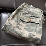 Universal Threads Womens sz2/26 Universal Thread camouflage straight leg jeans Photo 1