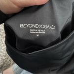 Beyond Yoga  black high rise full length leggings size medium Photo 6