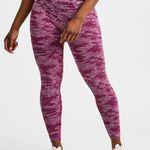 AYBL Camo Seamless Leggings- Burgundy Photo 0