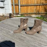 Aerosoles Women's Cinnamon Heeled Tailored Booties size 6 Photo 3