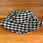 H&M Women’s  Houndstooth Print Black & White Bucket Hat Size Medium Photo 2