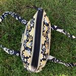 Vera Bradley purse🖤💛🤍 Photo 3