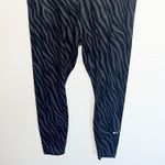 Nike  Zebra Striped Cropped Women’s Black And Grayish Purple Leggings Photo 9