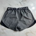 Under Armour Under‎ Armour HeatGear Women's Gray Athletic Shorts Loose Fit Size SM Photo 2