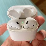 Apple AirPods Photo 0