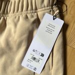 Alo Yoga Accolade accolade sweatpant in macadamia Photo 2