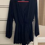 ASTR NEVER BEEN WORN-Black romper Photo 1