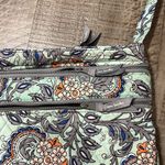 Vera Bradley Lighten Up Trio Zip Hipster Fan Flowers Crossbody EUC Photo 4