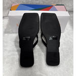 Katy Perry Camie Shell Sandals Women’s Size 5.5 Black Gold Flat Thong Cruise Vac Photo 2