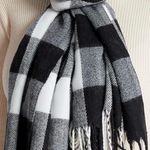 Old Navy Women scarf Photo 2